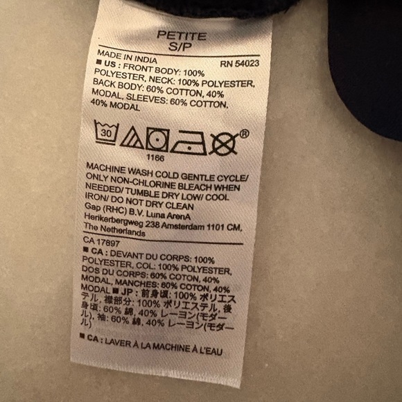 Banana Republic Satin blouse - Picture 7 of 7